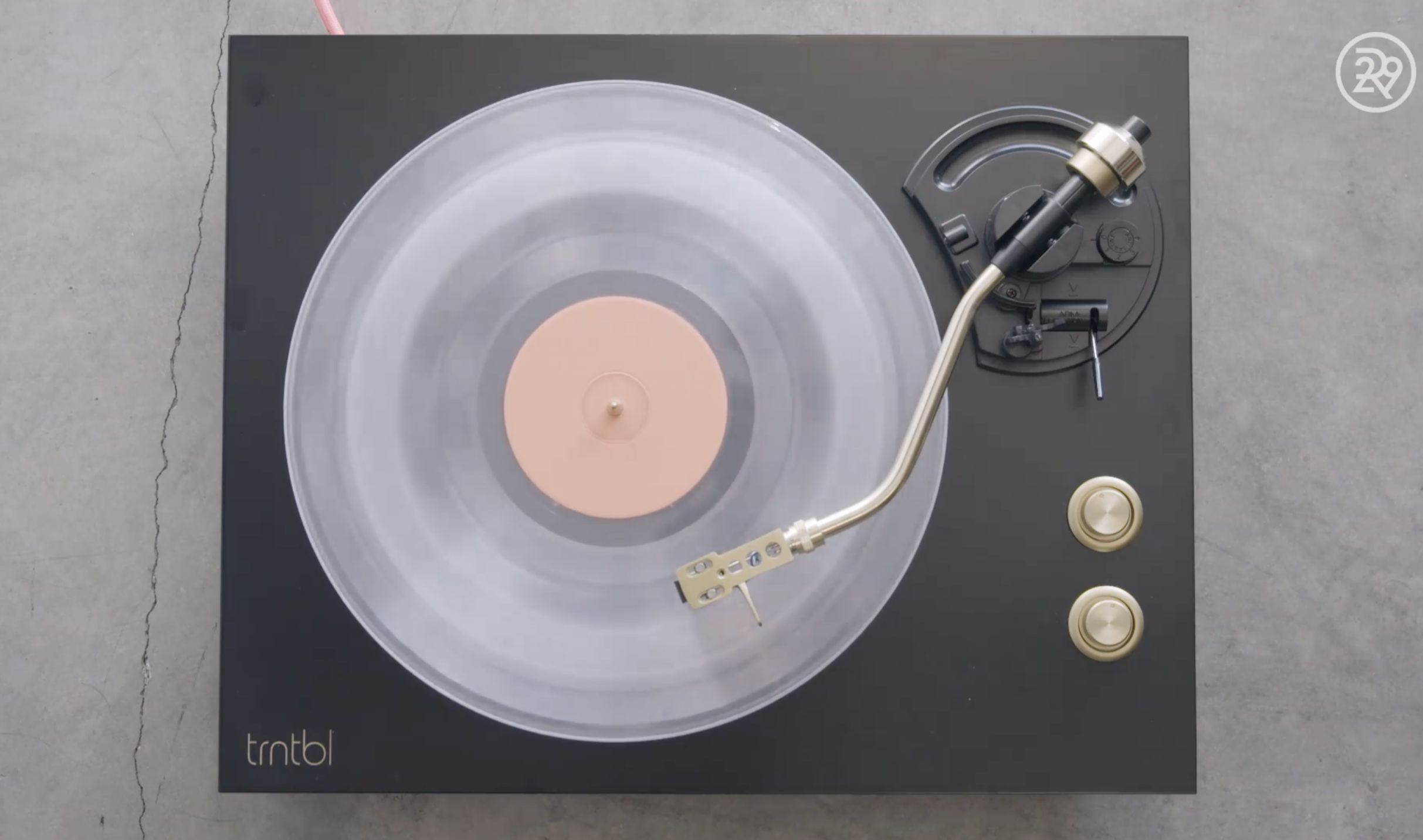 Video: Wie wird ein Turntable hergestellt?