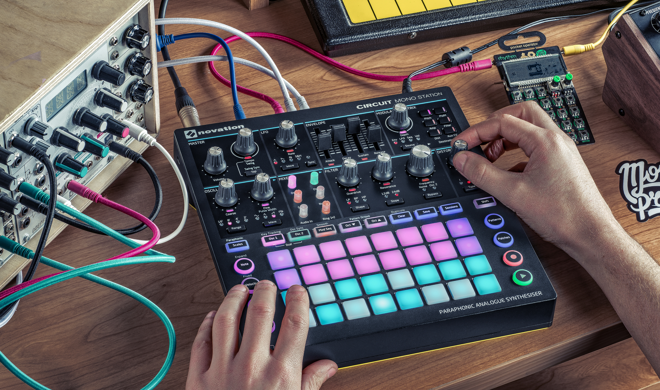 Update: Starke neue Funktionen für die Novation Circuit Mono Station