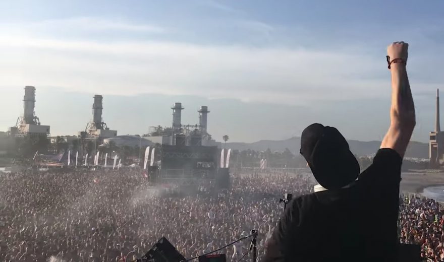 Artikel: Einblick in das absurde Tourleben der Superstar-DJs