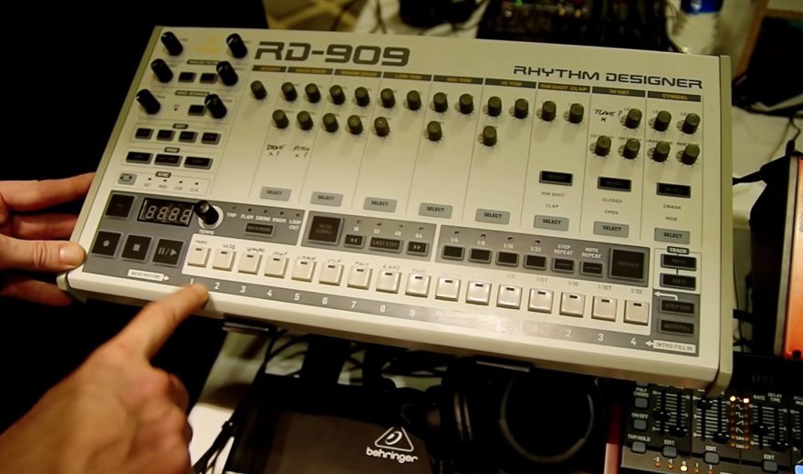 909-Day: Behringer teasert neuen Klassiker-Klon + Video