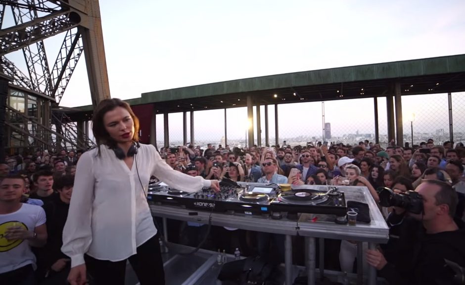 DJ-Set: Nina Kraviz legt für Cercle im Eiffelturm auf