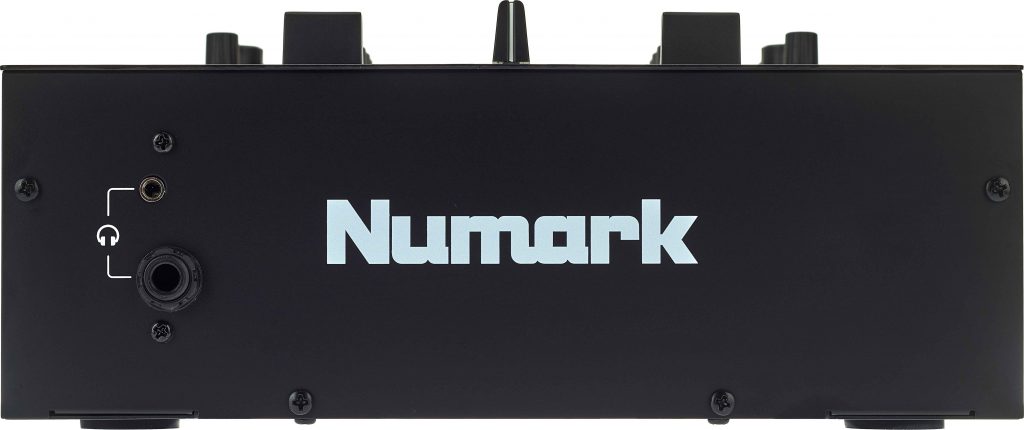 Die Vorderseite des Numark Scratch.