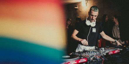 DJ Avtomat wurde bei polnischer LGBTQI-Demo verhaftet