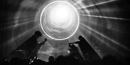 Darkside: Neues Livealbum von Nicolás Jaar und Dave Harrington