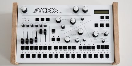 Modor DR-2: Drumsynthesizer und 128-Step Sequencer