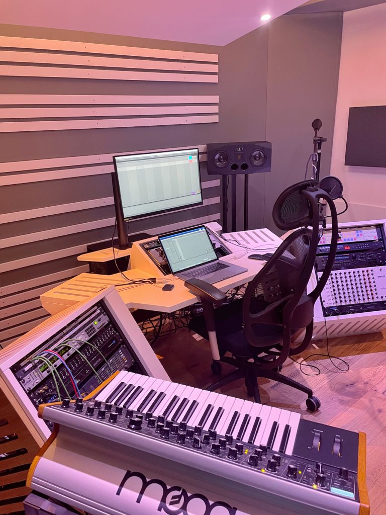 Marc Romboy im Studio Interview.