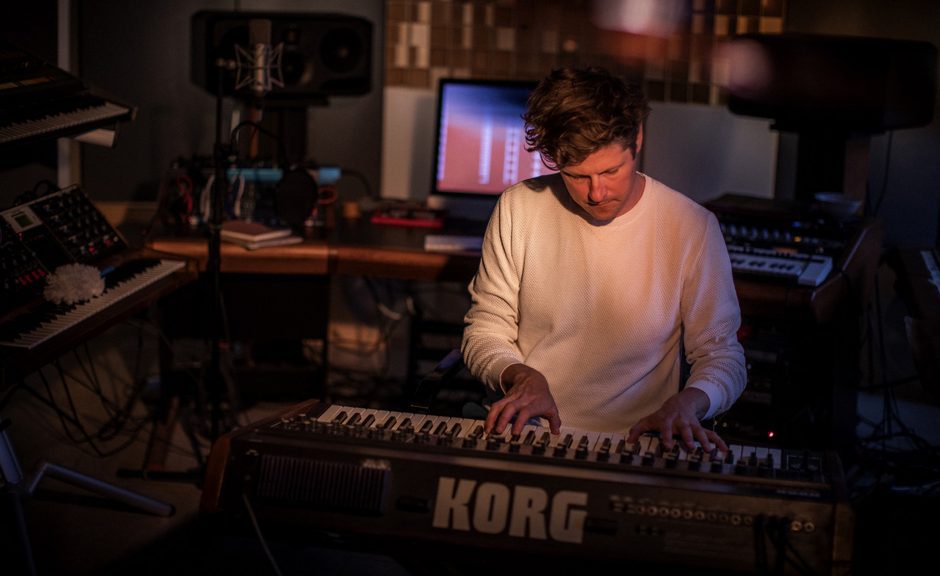 Review: Mano Le Tough – At The Moment [Pampa]