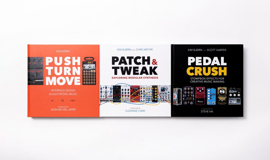 Gewinnspiel: Wir verlosen drei Synthesizer-Bücher von Bjooks!