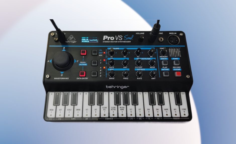 Behringer PRO VS: Vierstimmiger Synthesizer nach Prophet VS Vorbild