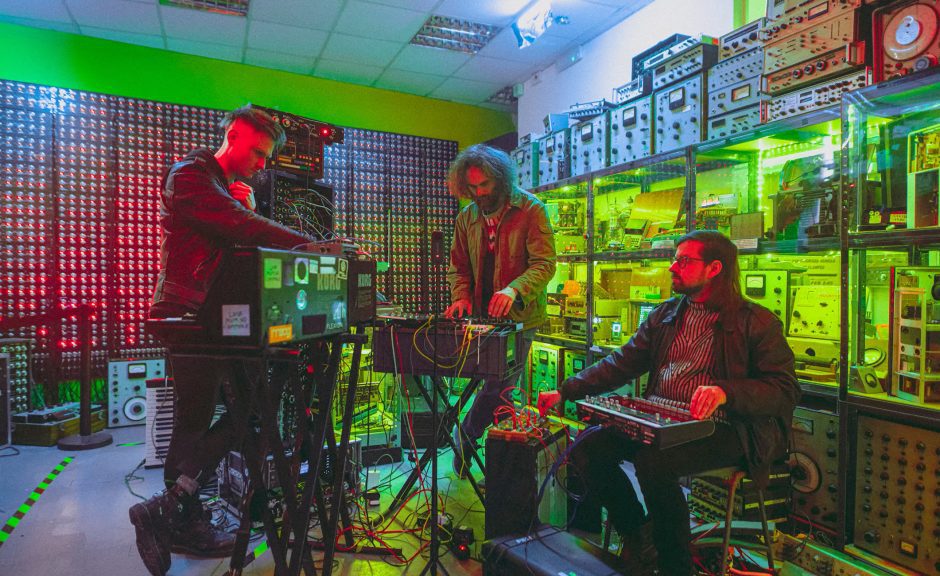 Synthesizer-Koryphäen: Look Mum No Computer, Cuckoo und Hainbach schließen sich zusammen