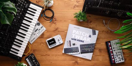 Superbooth 2022: Korg NTS-2 Oscilloscope mit Sachbuch von Bjooks