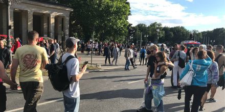 Rave The Planet: Viel Spektakel und ein "Querdenker"-Symbol von Dr. Motte