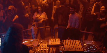 Live-Techno Dokumentation: PETRU über Freud und Leid als Live-Artist