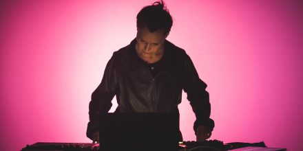 Electric Indigo verkauft einen Großteil ihrer Plattensammlung