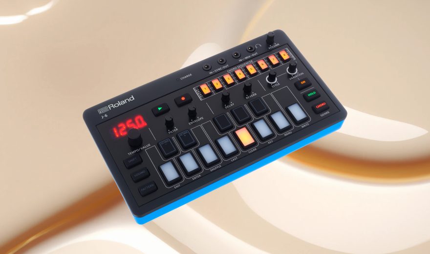 Test: Roland J-6 / Chord Synthesizer mit FX und Sequenzer