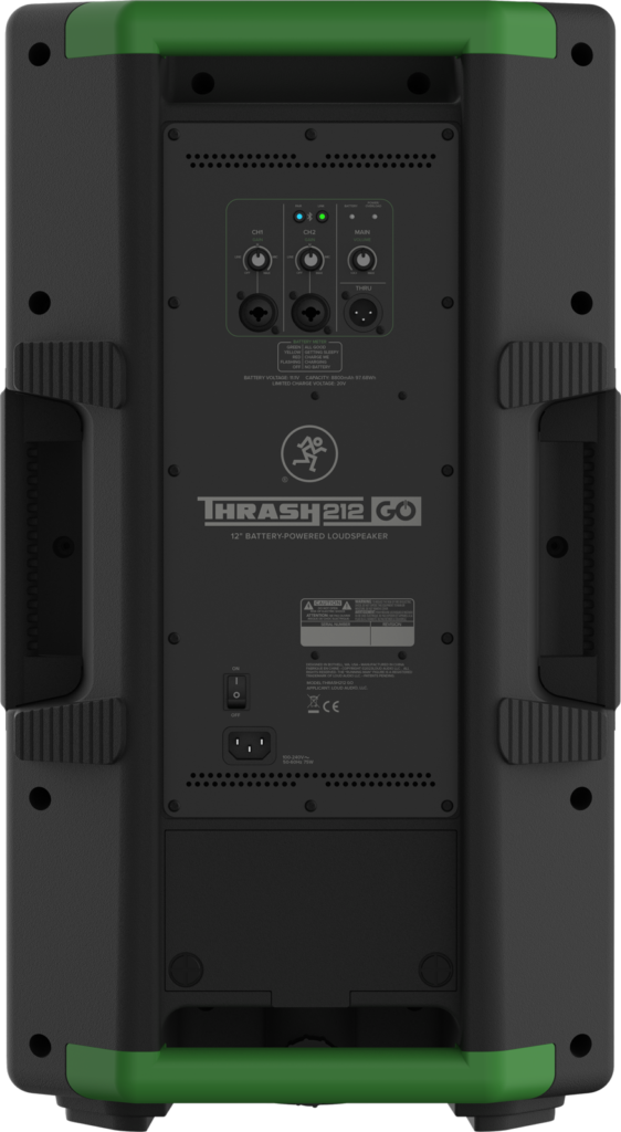 Mackie Thrash212 GO von hinten.
