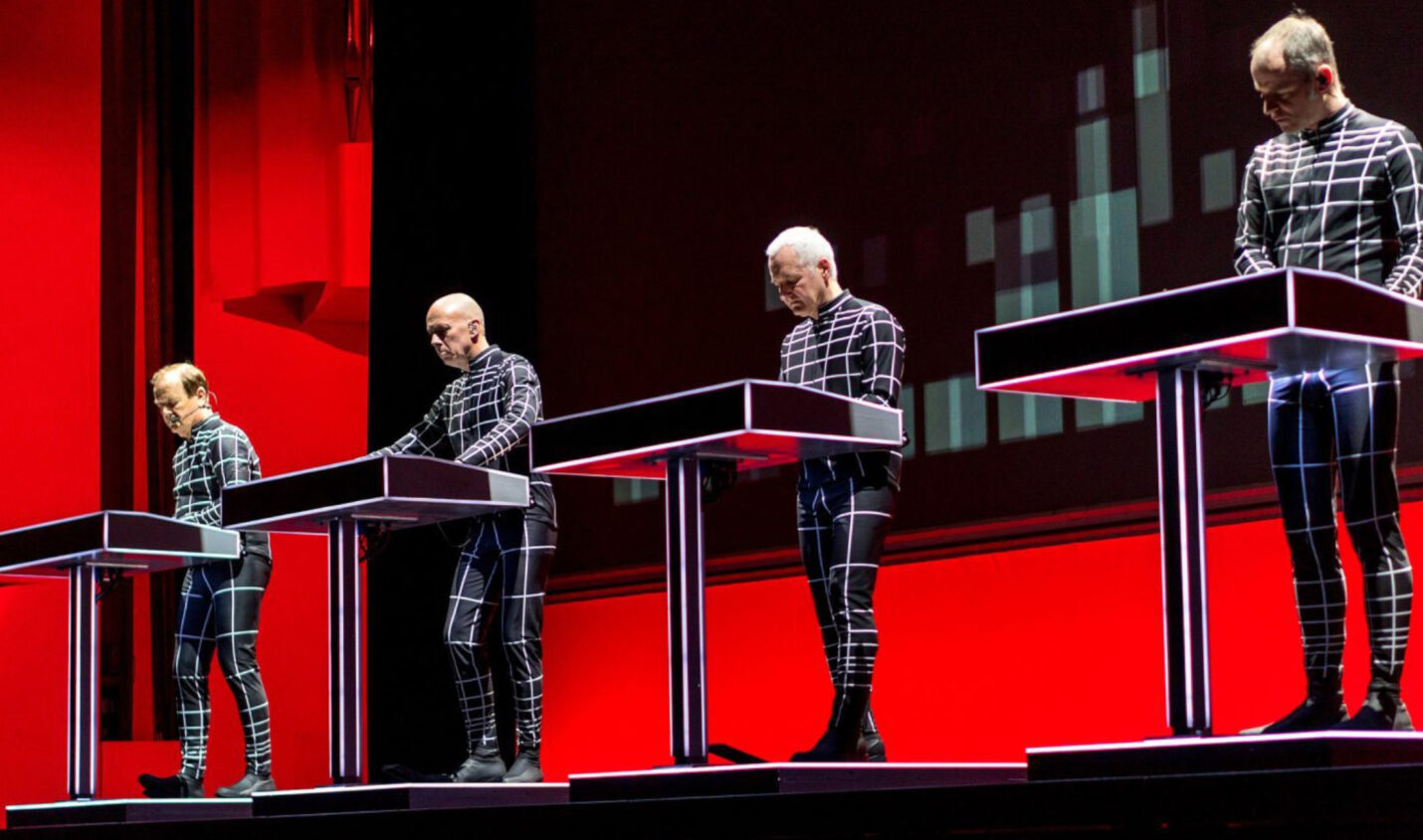 Kraftwerk kündigt neue Deutschland-Termine der "Multimedia Tour" an