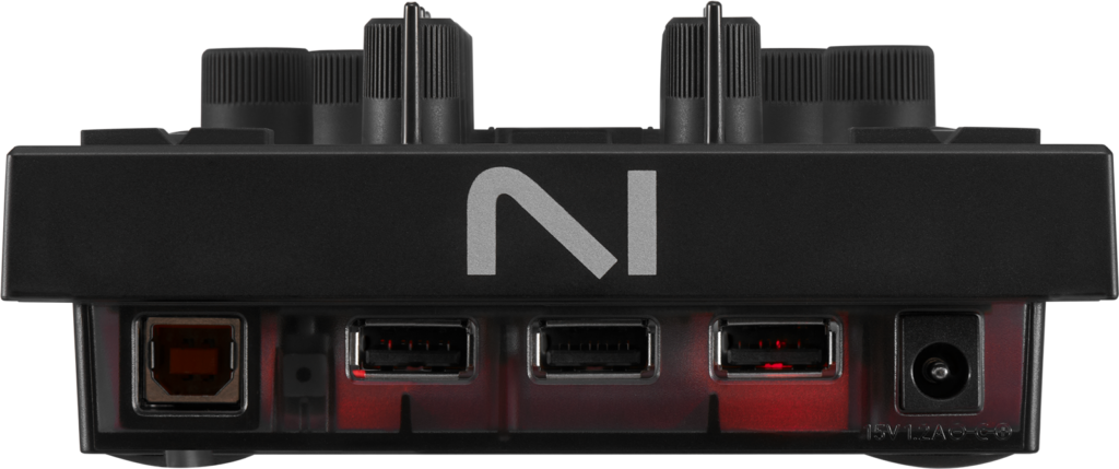 Native Instruments Traktor X1 MK3 Anschl&uuml;sse.