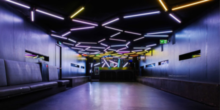 Rotterdam: Die erste bewegbare DJ Booth in einem Club