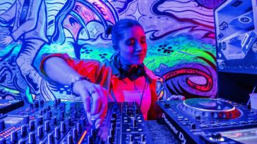 FLINTA* in der DJ-Branche: Herausforderungen und Chancen