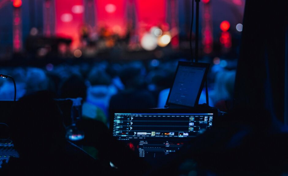 PlugIn: Neue Technikförderung für Clubs von der Initiative Musik