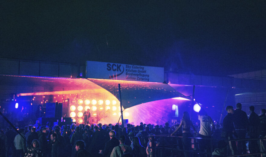 Turbulence Berlin: Open-Air-Club am Flughafen TXL veröffentlicht Programm