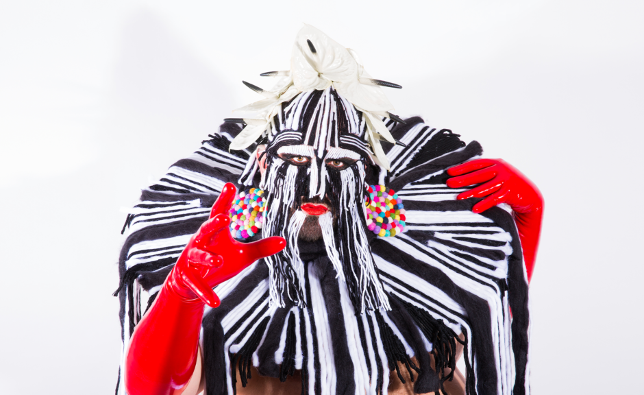 Interview: Hard Ton – Queerer Chic-à-go-go Disco mit glitzernder Extravaganz