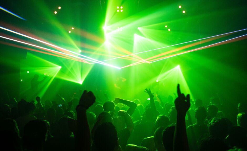 AlphaTheta/KUVO: Kooperation mit britischer NTIA zur Etablierung automatisierter Lizenzzahlungen