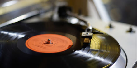 UK: Absatz von Tonträgern steigt zum ersten Mal seit 20 Jahren