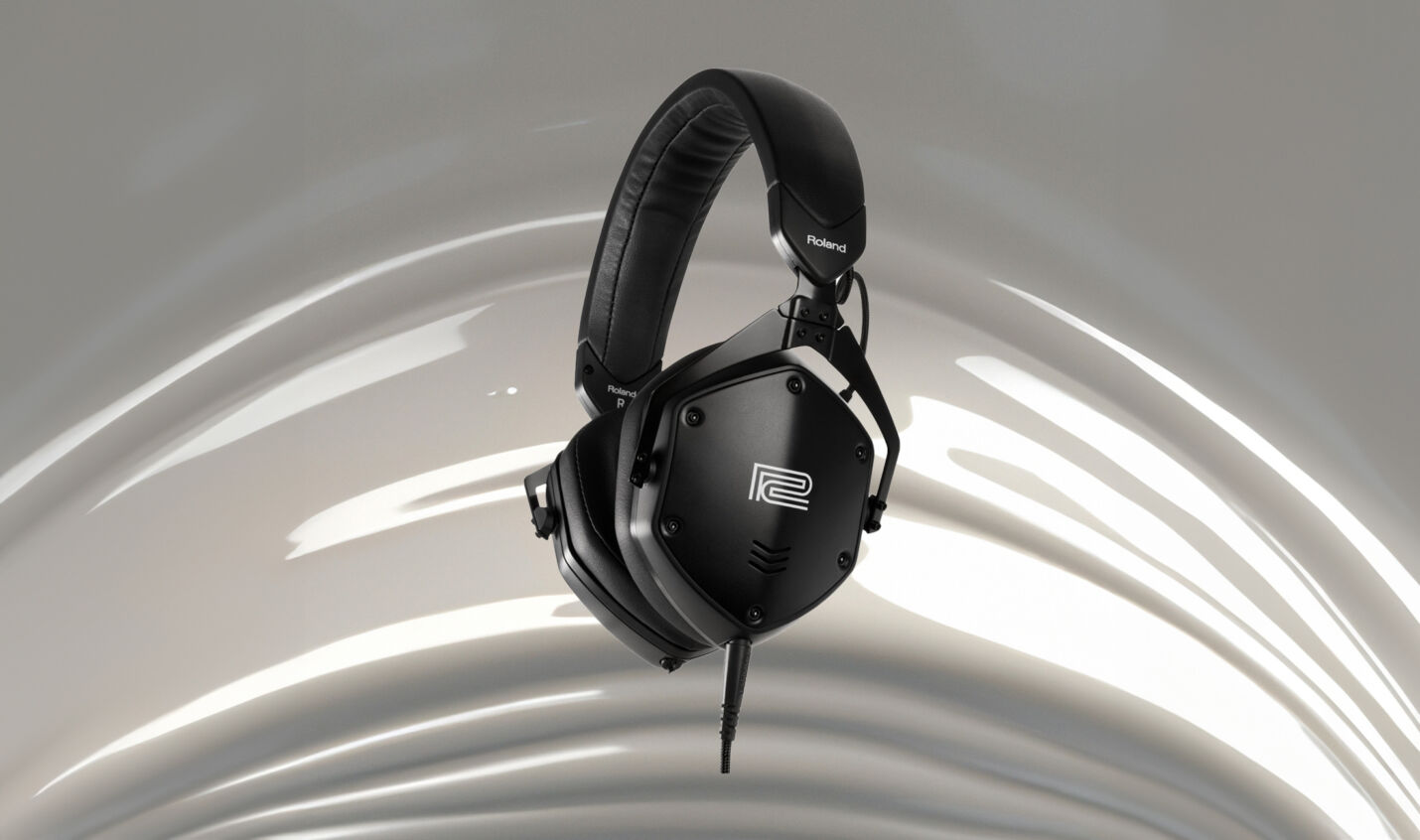NAMM 2025: Roland stellt den Studiokopfhörer VMH-S100 vor