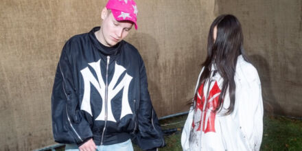 Brutalismus 3000 sind die Gesichter einer neuen Werbung von Tinder