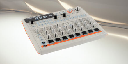 Arturia DrumBrute Impact 1984: Limitierte Sonderauflage der analogen Drum-Machine veröffentlicht