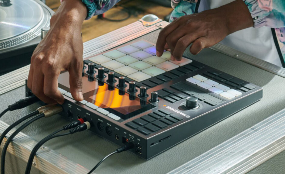 Native Instruments Maschine+: Maschine 3 für Standalone-Modus angekündigt