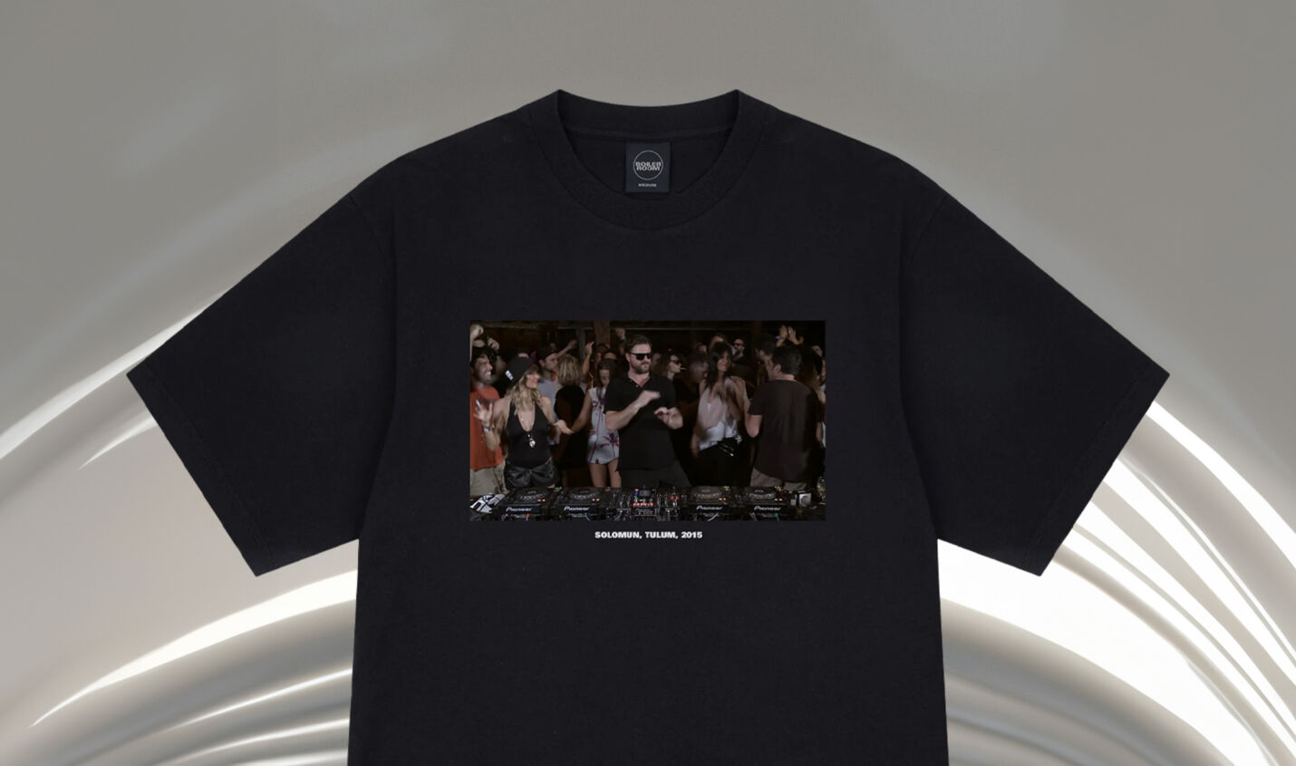 Solomun-Shirt zum 10. Jubiläum des legendären Tulum-Sets