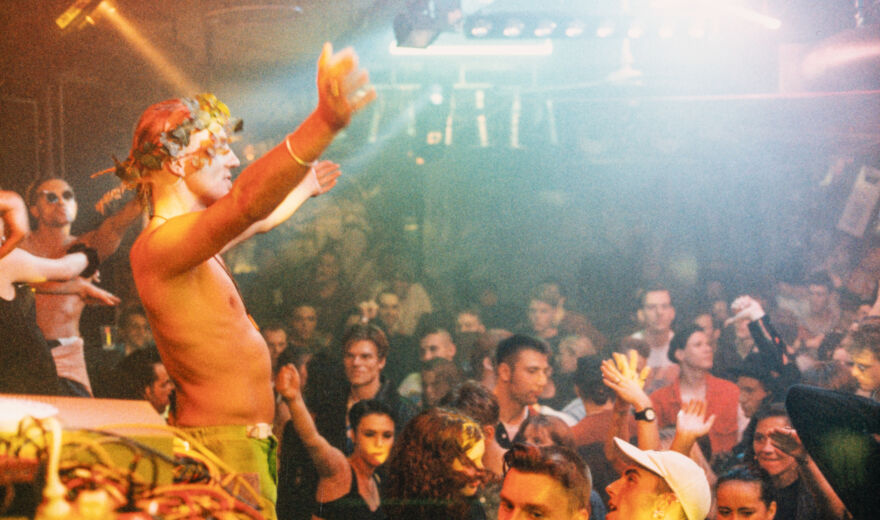 Sven Väth: Retrospektive Compilation mit Remixen von Speedy J, Roman Flügel, uvm. angekündigt.