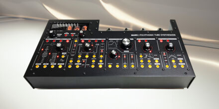 Eternal Engine MARS: Polyphoner Röhren-Synthesizer