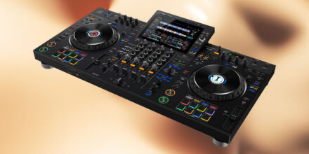 Test: AlphaTheta XDJ-AZ, Professionelle DJ-Workstation