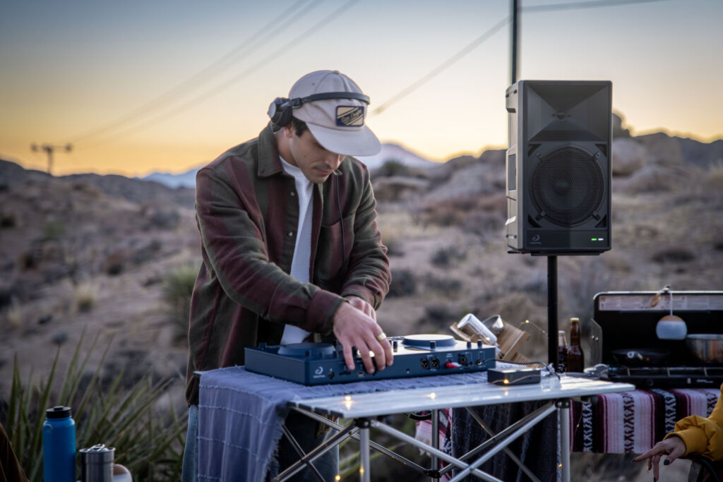 AlphaTheta Omnis Duo und Wave-Eight.