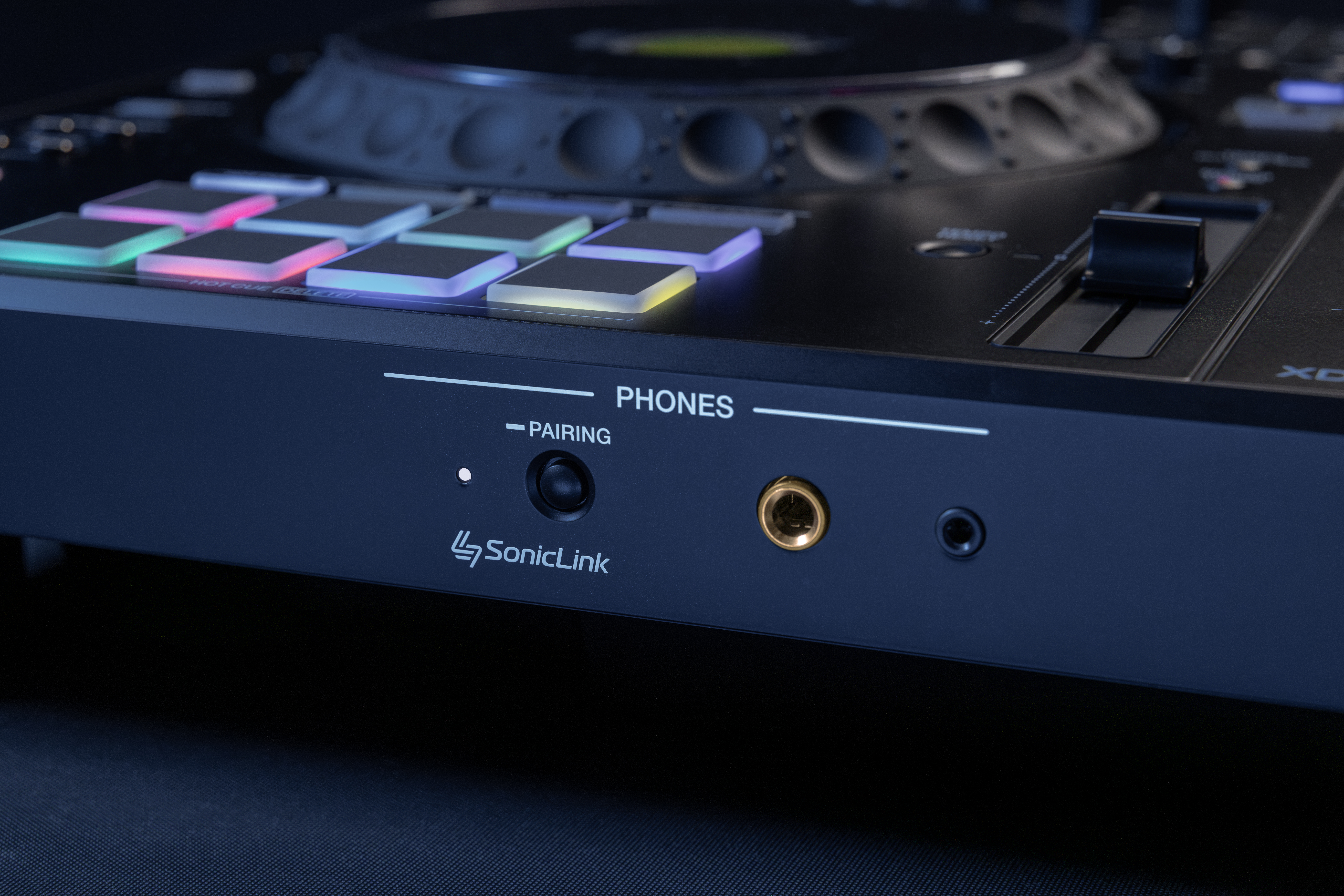 AlphaTheta XDJ-AZ SonicLink.