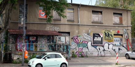 ://about blank: Proteste gegen den geplanten Hotelbau