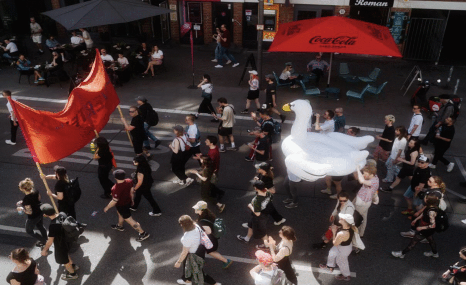 Hamburg: Demo-Rave gegen Gentrifizierung urbaner Räume