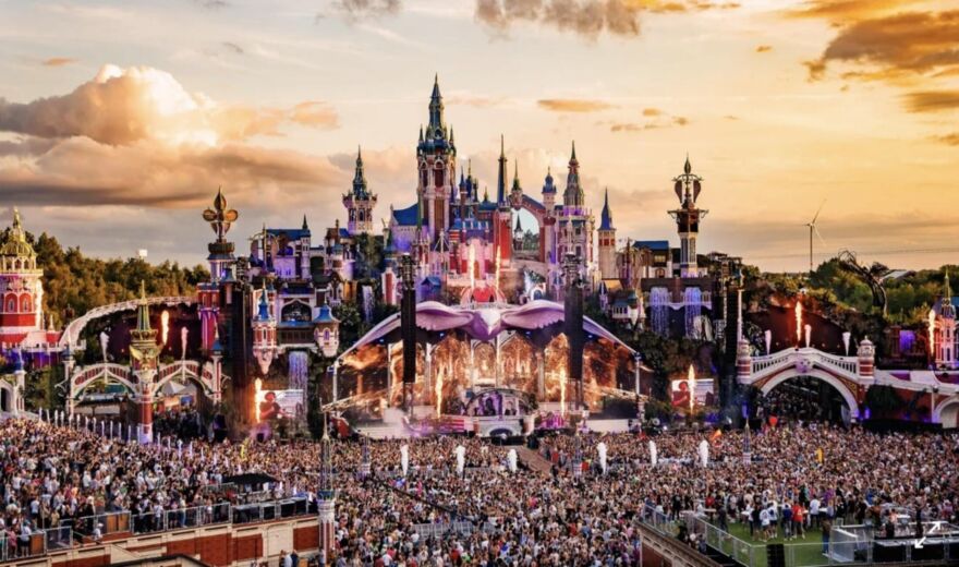 Tomorrowland reagiert auf Bühnenbrand: So soll das Festival weitergehen