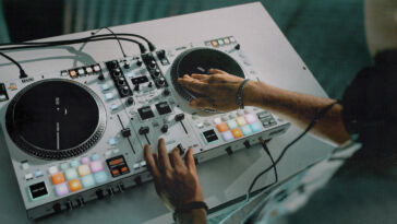 Rane One MKII: Überarbeiteter DJ-Controller mit Stems-Funktionen jetzt verfügbar