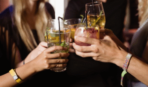 Szene am Tropf. Clubkultur und Alkohol, Teil 2: Eine Szene als Werbefl&auml;che