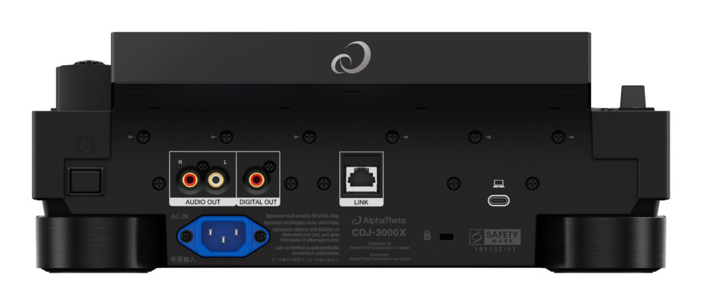 Zum Anschluss an einen Computer gibt es jetzt eine USB-C-Buchse.