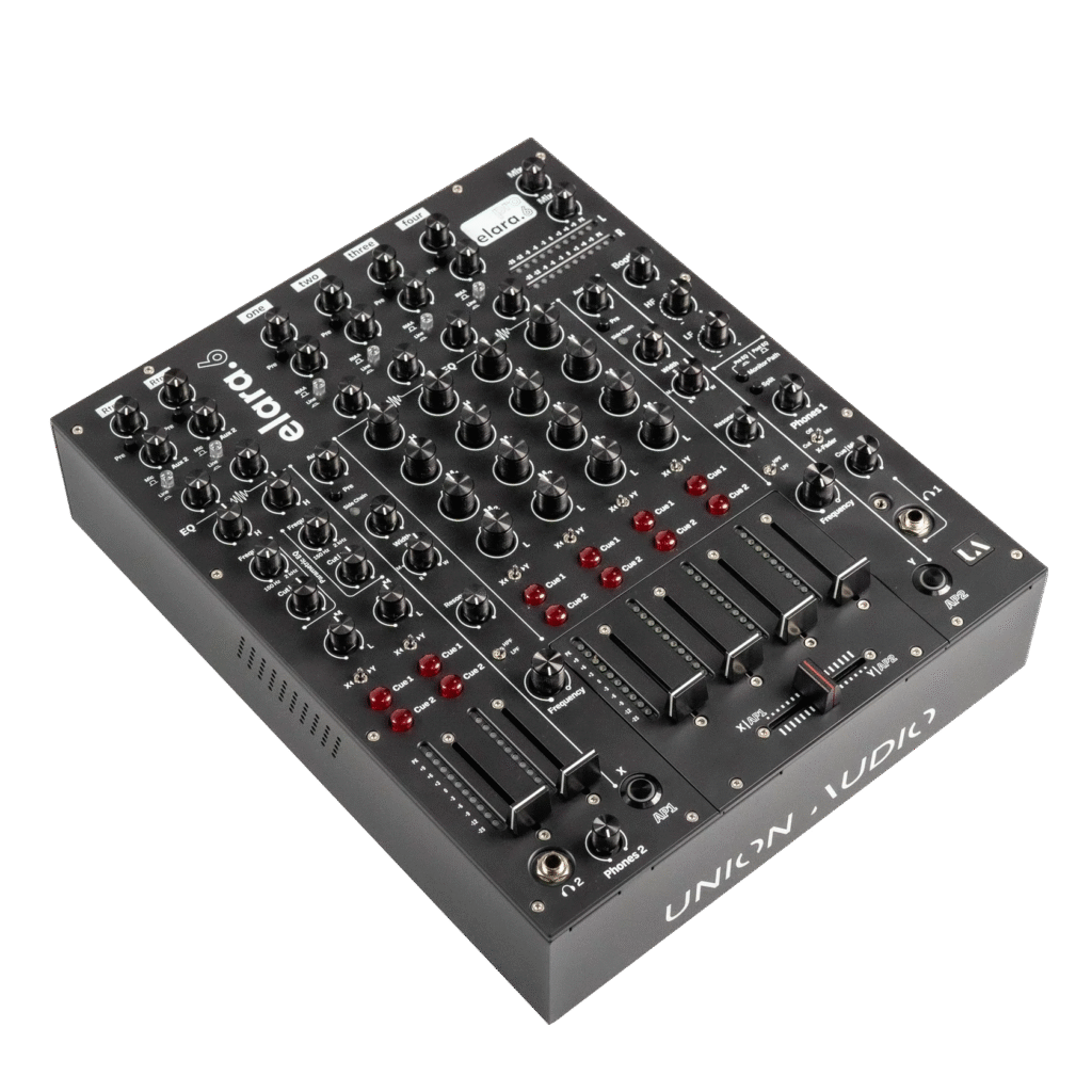 Links und rechts neben den Kanalz&uuml;gen befinden sich die Analog Processing Strips.

Union Audio elara.6 - Schr&auml;gansicht