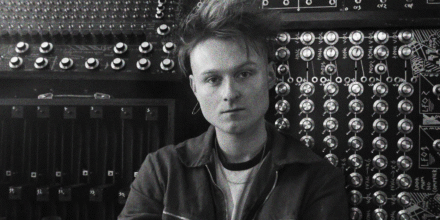 Look Mum No Computer: Synthesizer-YouTuber tritt beim Eurovision Song Contest an