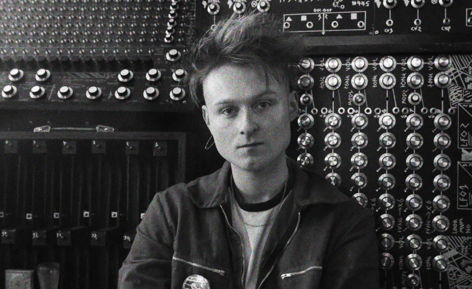 Look Mum No Computer: Synthesizer-YouTuber tritt beim Eurovision Song Contest an