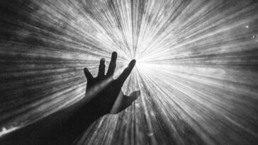 Aus der Glosse: Rave like a God!