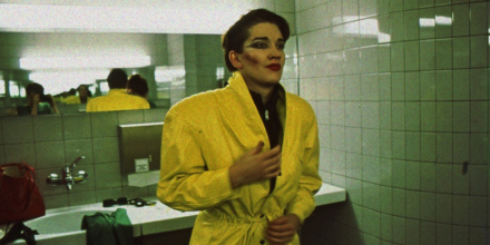 "Kaltes klares Wasser": Bettina Köster, die markante Stimme von Malaria!, ist tot